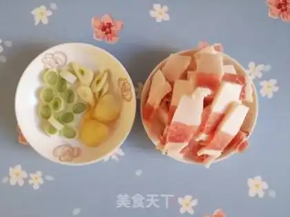 Make Five flowers and tofu step 1