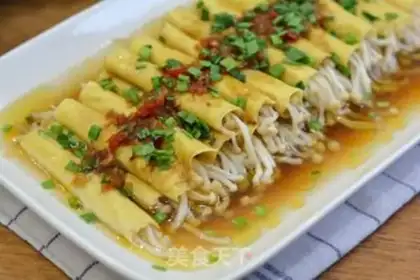 Make Golden mushrooms and bean rolls step 9