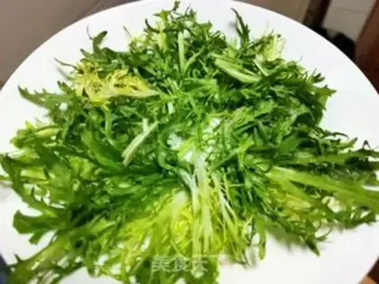 Make Two eggs and two salads step 2