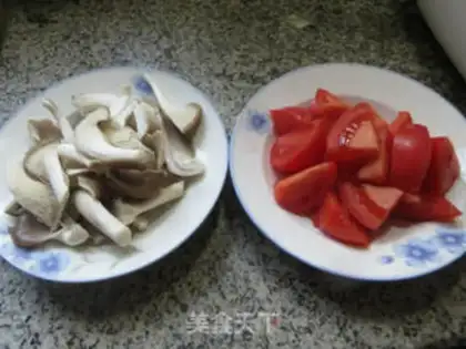 Make Soo-jeong mushroom tomato soup step 0