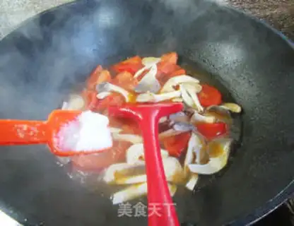 Make Soo-jeong mushroom tomato soup step 4