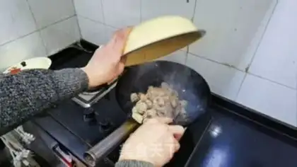 Make Chicken, red soup, tomato pan step 5