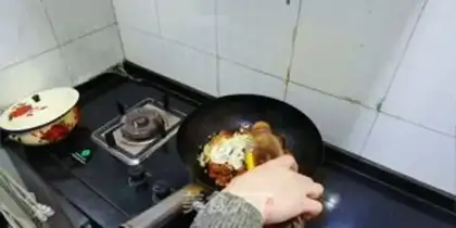 Make Chicken, red soup, tomato pan step 7