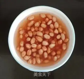 Make Lotus peanut chicken soup step 0