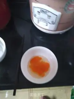 Make Egg fried rice step 1