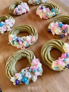 Make Christmas ring cookies step 15