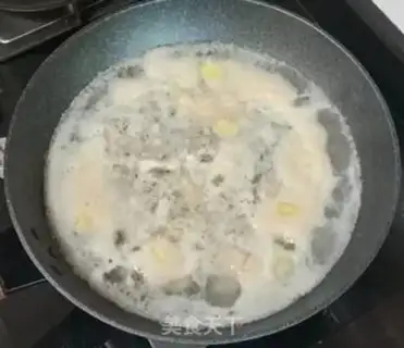 Make Lotus peanut chicken soup step 4