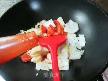 Make Eggs and tomatoes and cabbage step 4