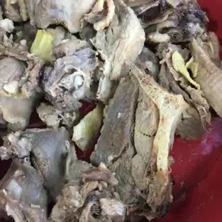 Make Old duck cabbage noodles step 0