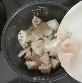 Make Lotus peanut chicken soup step 6