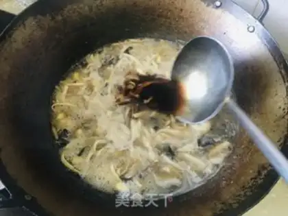Make Spicy meat soup step 7
