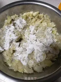 Make Potato ashball step 4