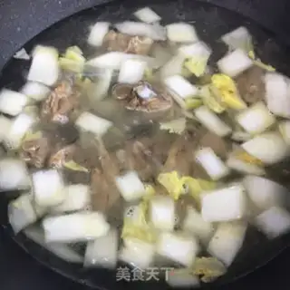 Make Old duck cabbage noodles step 5