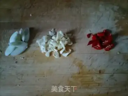 Make Scrambled eggs step 1