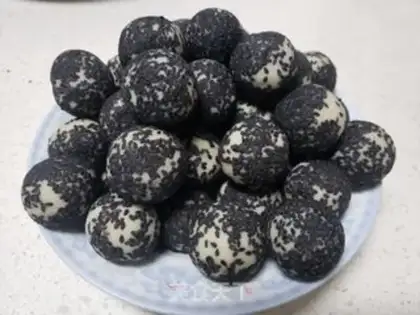 Make Potato ashball step 12