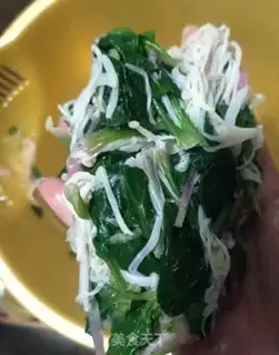 Make Spinach with golden needle mushrooms step 11