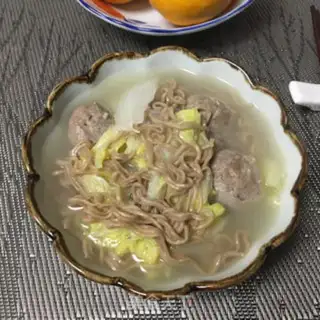 Make Beefball cabbage noodles step 7