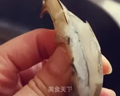 Make Spicy dry shrimp step 0