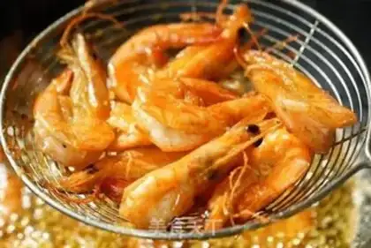 Make Spicy dry shrimp step 3