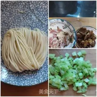 Make Slipping mushroom noodles step 0