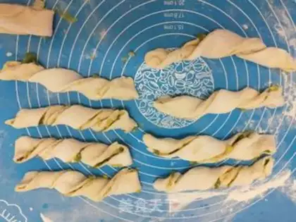 Make Onion rolls step 7