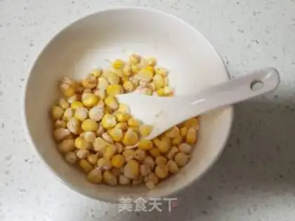 Make Corn egg porridge step 1