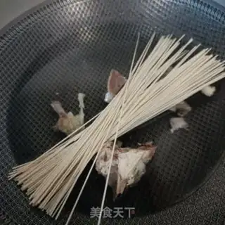 Make Onion chicken meatball noodles step 0