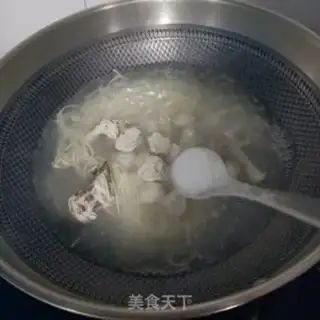 Make Onion chicken meatball noodles step 4