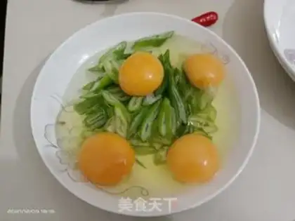 Make Onion fried eggs step 0