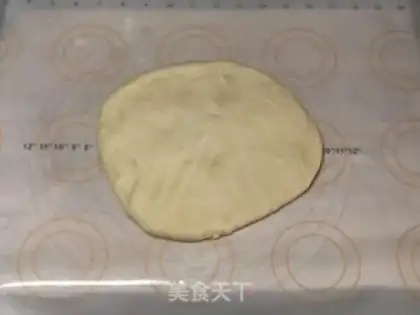 Make Onion pine rolls step 3