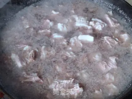 Make Red beef noodles step 1