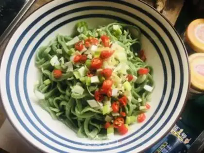 Make Spicy spinach noodles step 8