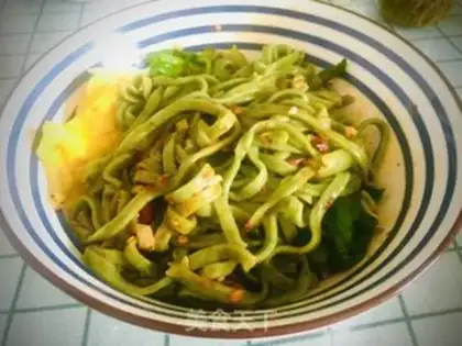 Make Spicy spinach noodles step 14