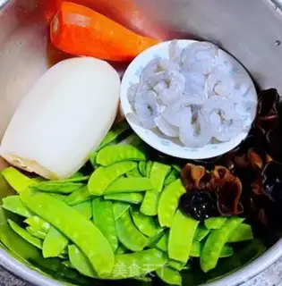 Make Dutch beans, wooden carrot shrimp step 0