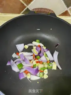 Make The gold soup and sour fish step 1