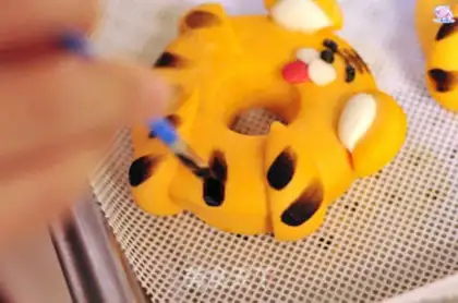 Make Tiger donut buns step 15