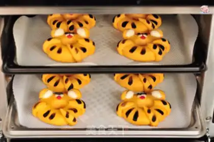 Make Tiger donut buns step 17