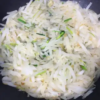 Make Shrimp skin and radish step 5
