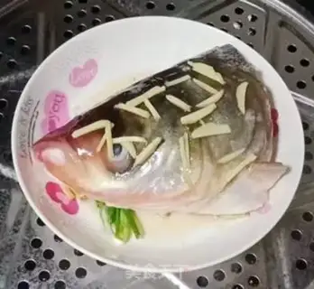Make Scratch the fish head step 9