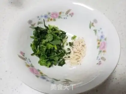 Make Sausage shrimp noodles step 3