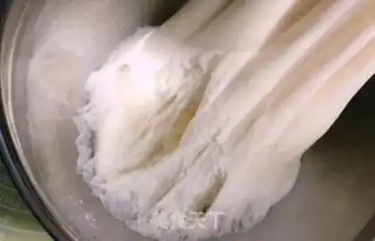 Make Breakfast bread and cream rolls step 4
