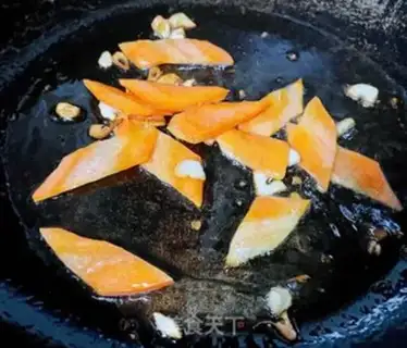 Make Orchid almonds, mushrooms, lumber shrimp step 4