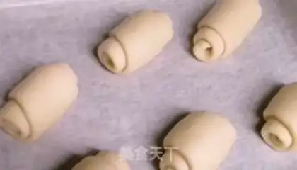 Make Breakfast bread and cream rolls step 13