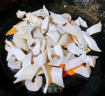 Make Orchid almonds, mushrooms, lumber shrimp step 6
