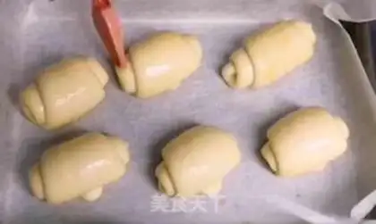 Make Breakfast bread and cream rolls step 14