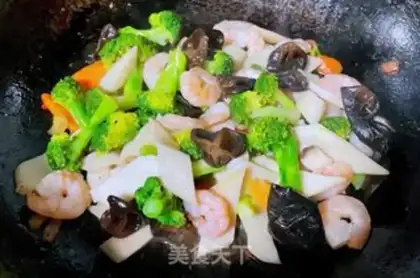 Make Orchid almonds, mushrooms, lumber shrimp step 9