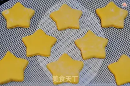 Make Star buns step 3
