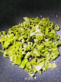 Make Pepper fried eggs step 1