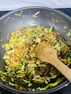 Make Fried noodles step 4