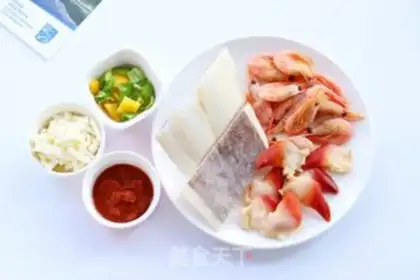 Make Seafood Christmas pizza step 0